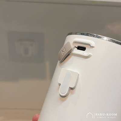 充電中の自動ソープディスペンサー